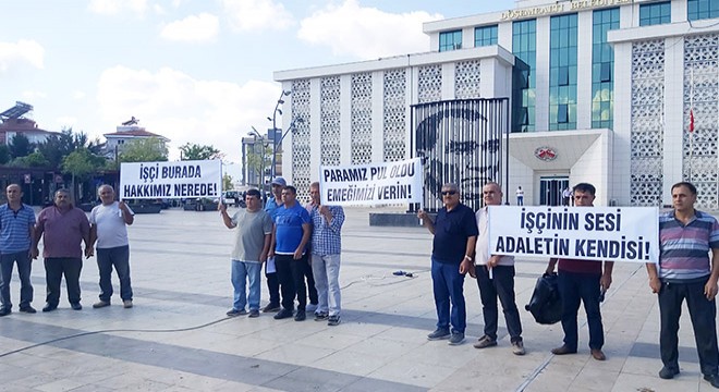 Döşemealtı Belediyesi’nden emekli olan işçilerden tazminat eylemi