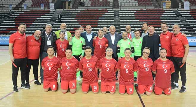 Down Sendromlu Futsal Milli Takımı, İtalya'yı farklı yendi