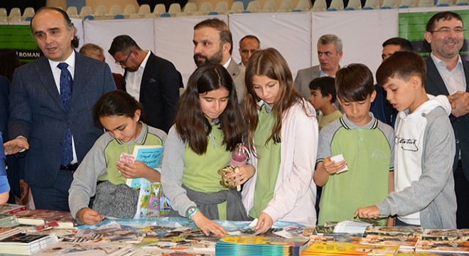 Eğitim Şenliği Kitap Fuarı ile Antalya'da başladı