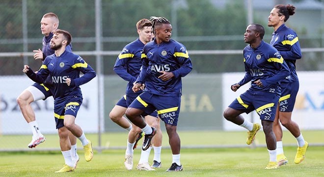 Fenerbahçe günü tek antrenmanla tamamladı