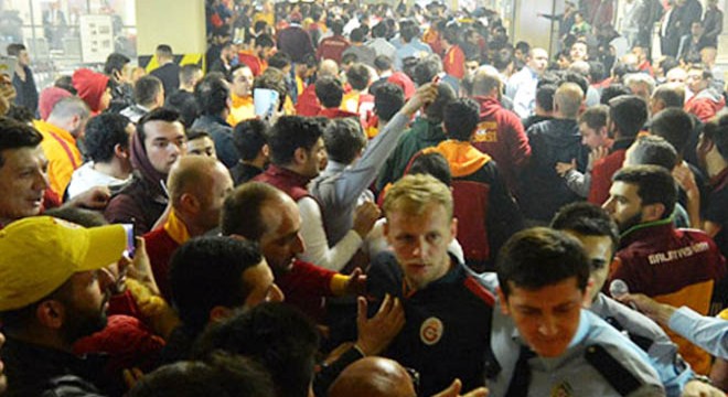 Galatasaray'a İstanbul'da coşkulu karşılama