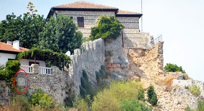 Godina hakkında Alanya Kalesi'ne zarar verdiği iddiasıyla açılan davalar düştü