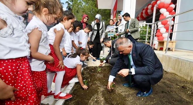 Hayırseverin anaokulunu vali açtı