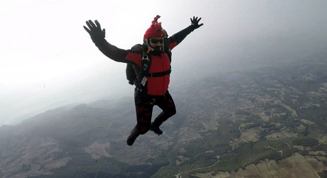 Hayko Cepkin, Pamukkale'de balondan paraşütle atladı