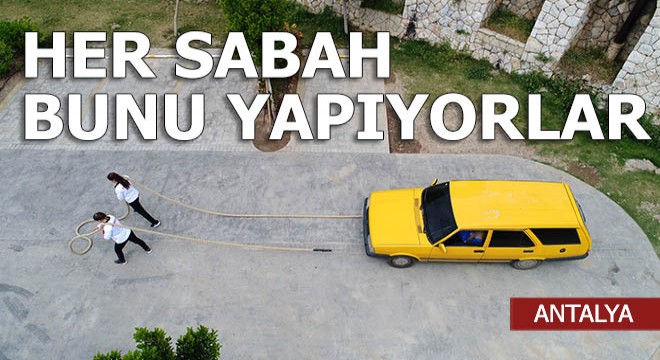 İki kardeş her sabah bunu yapıyor