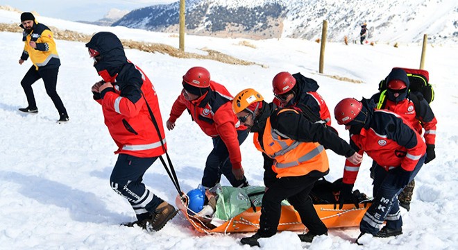 Isparta'da, deprem ve çığ tatbikatı