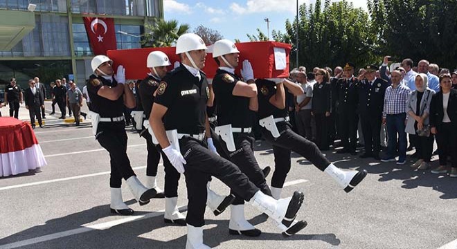 İsrail askerleri tarafından vurulan Ayşenur Ezgi için İzmir'de tören