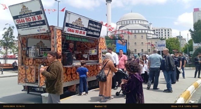 İstanbul'da Geleneksel İkramlar ve Lokma Tatlısı