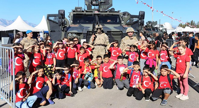 Jandarma Antalya BİLİMFEST'te ilgi odağı oldu