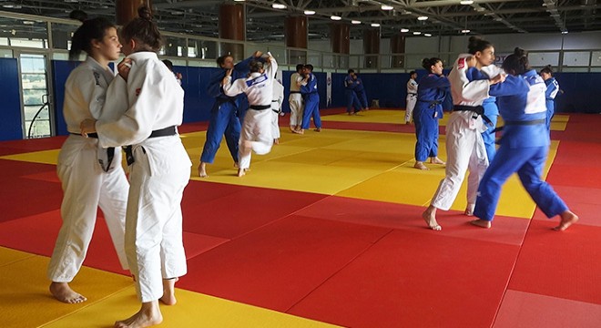 Judo Milli Takımları Burdur'da kampta