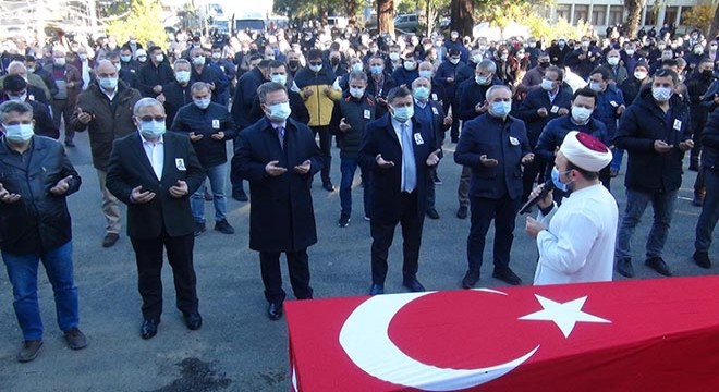 Kalp krizinden ölen şube müdürü toprağa verildi