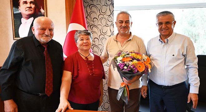 Kemer Gönüllü Halk Korosu'ndan Başkan Topaloğlu'na ziyaret