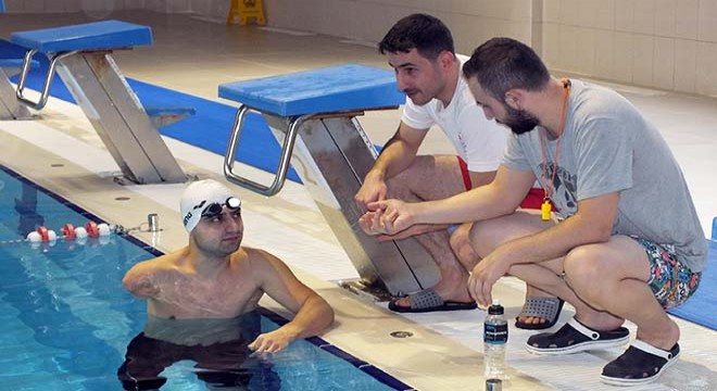 Kente yüzme havuzu geldi, engelli Rahmi'ye olimpiyat yolu açıldı