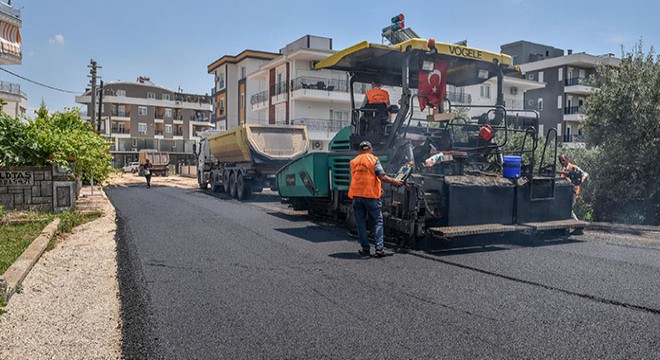 Kepez asfaltı bozulan yolları yeniledi