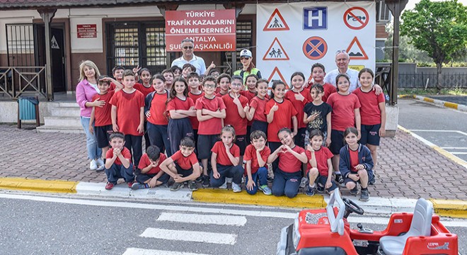 Kepez’den geleceğin sürücü adaylarına trafik eğitimi