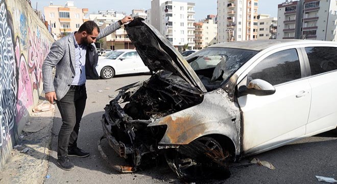 Kiraya verdiği otomobili kundaklandı; olay anı kamerada