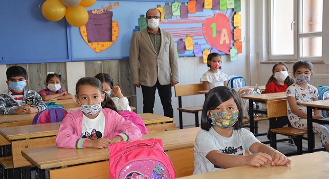 Korkuteli'nde ilk ders zili çaldı