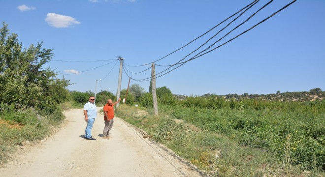 Korkuteli'nde tahta direklerde yangın endişesi