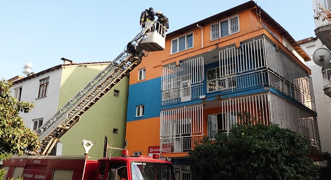 Kullanılmayan binadaki yangın büyümeden söndürüldü