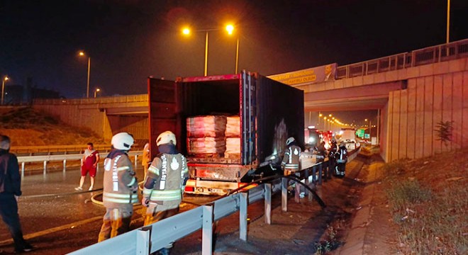 Kuzey Marmara Otoyolu'nda TIR yangını