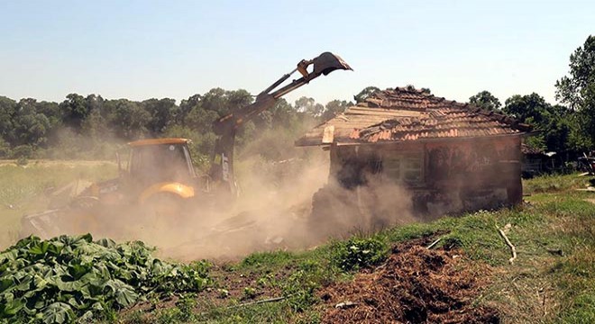 Longoz Ormanları'ndaki kaçak yapılar yıkıldı