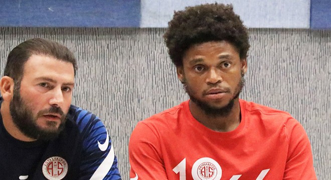 Luiz Adriano: Hedef, şampiyonluk için her türlü mücadeleyi vermek