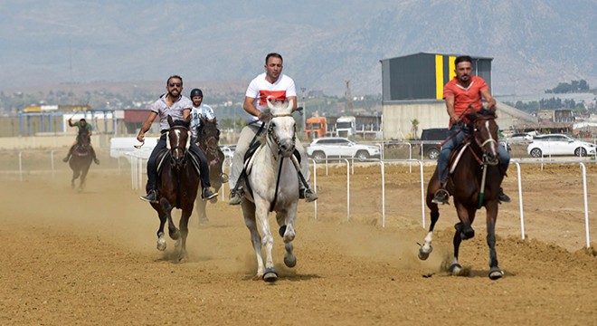 Manavgat-Side Rahvan At Yarışları yapıldı