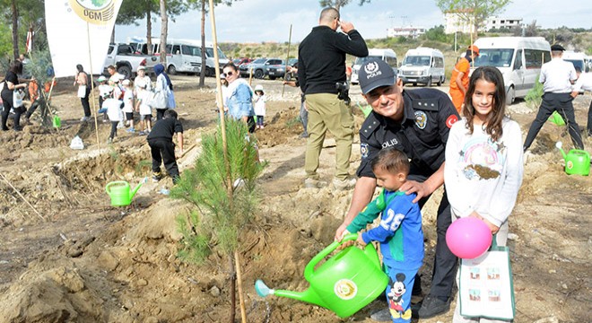 Manavgat'ta 1500 fidan dikildi