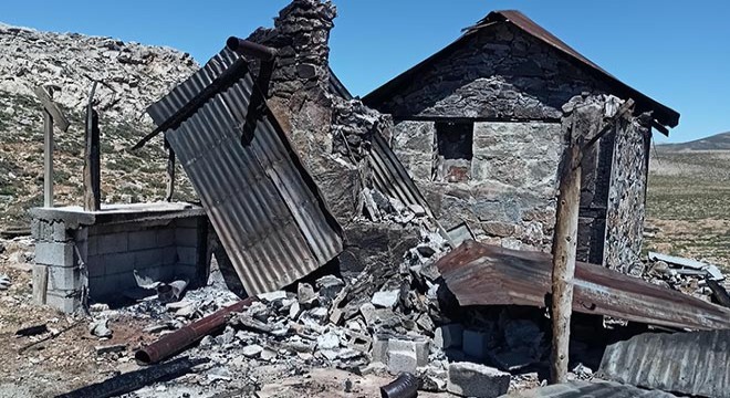 Mersin'de arıcıların barınakları yakıldı