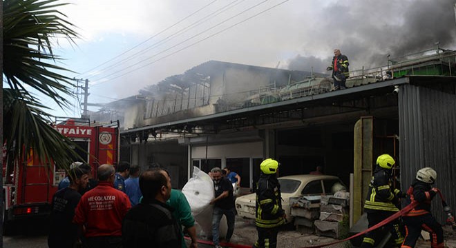 Mersin'de sanayi sitesinde yangın