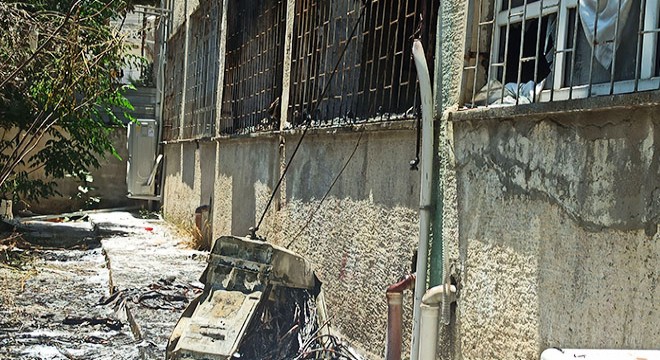 Meslek lisesindeki patlamada 2 öğretmen yaralandı