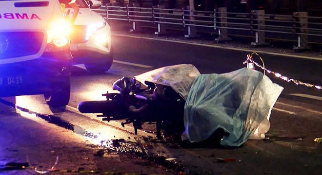 Motosiklet yol temizleme aracına çarptı: 1 ölü