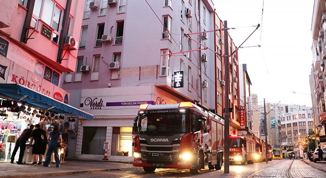 Muratpaşa'da bir apartmanın asansör dairesinde yangın çıktı