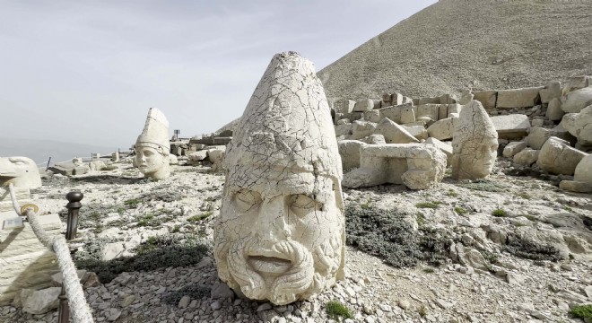 Nemrut Dağı'na ziyaretçi akını