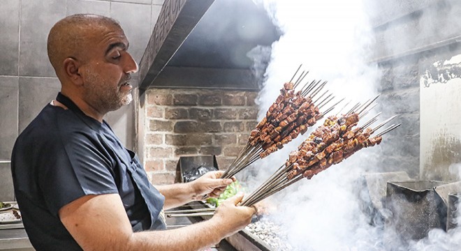 O ilde bayramda 15 ton ciğer tüketildi