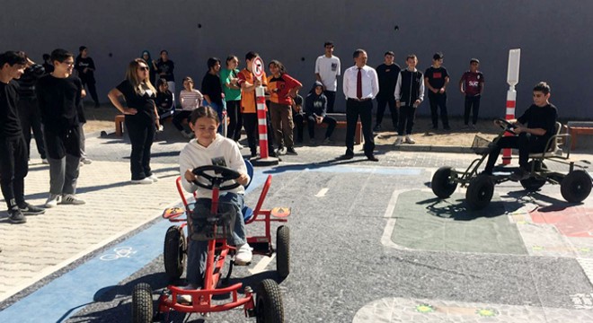 Öğrencilere trafik güvenliği eğitimi