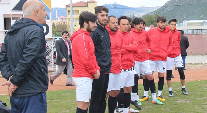 Oğuzhanspor'un rakibi sahaya çıkmadı