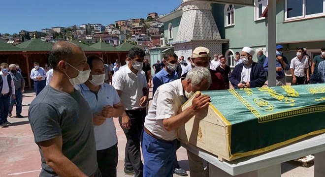 Otobüsün altında kalan Hüseyin, son yolculuğuna uğurlandı