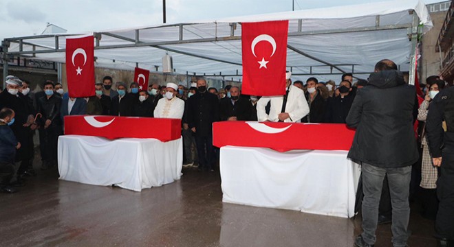 PKK'nın katlettiği işçiler için hazin tören