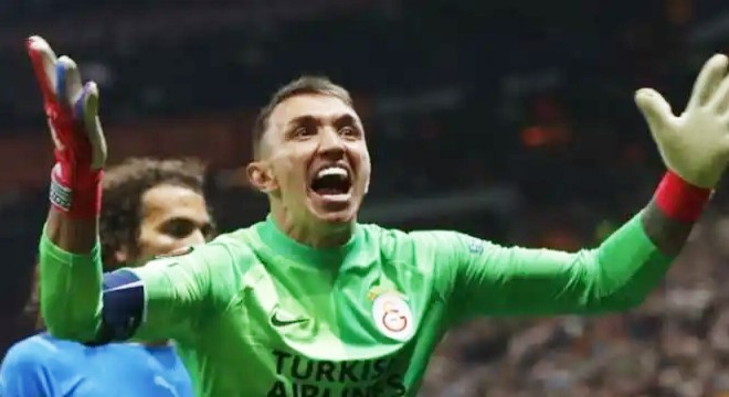 Parfümünü kaybeden Muslera ortalığı birbirine kattı