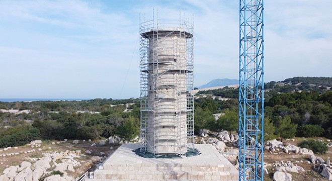 Patara Deniz Feneri'nin son basamağı yerine konuldu