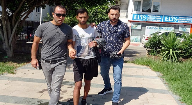 Polisi görünce korkup kaçtılar