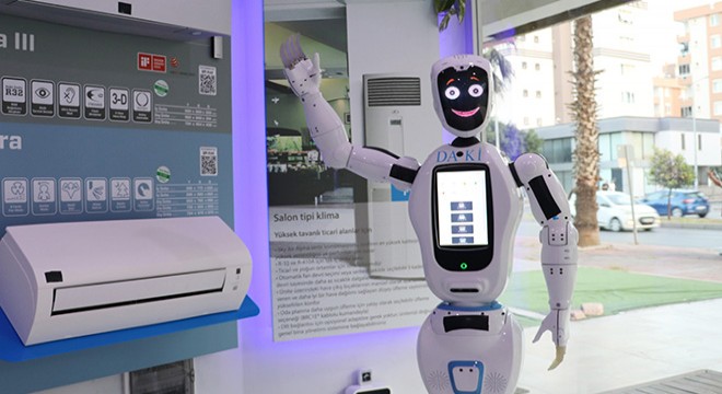 Robot 'Daki', Antalya'da klima pazarlıyor