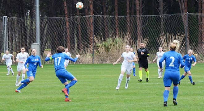 Rusya U17 Kadın Milli Futbol Takımı, Slovenya'yı 2 - 1 yendi