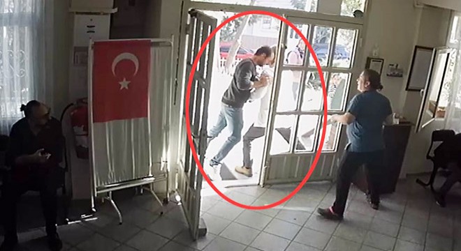 Sağlık raporu vermeyen doktora kafa attı