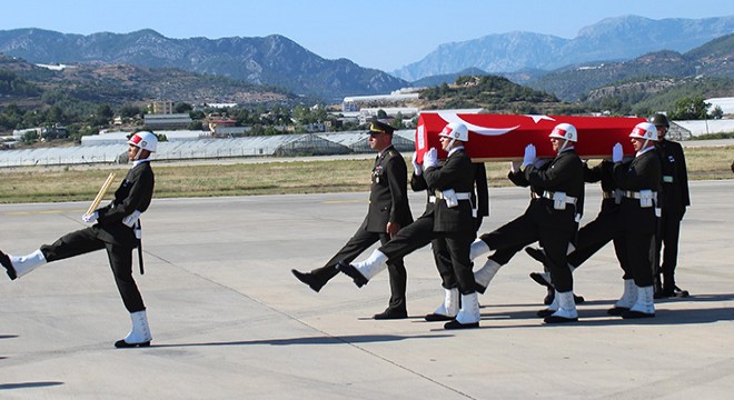 Şehit Uzman Çavuş Aras, Antalya'da son yolculuğuna uğurlandı