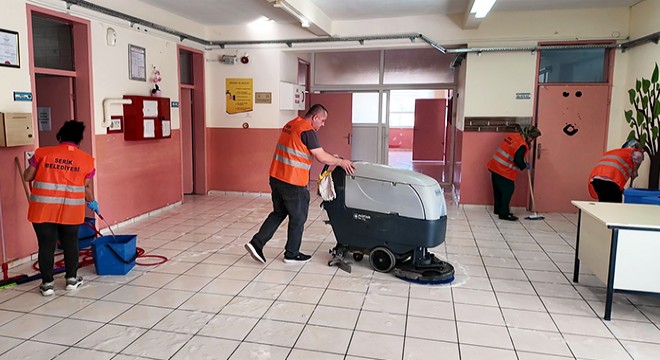 Serik Belediyesi'nden okullarda temizlik