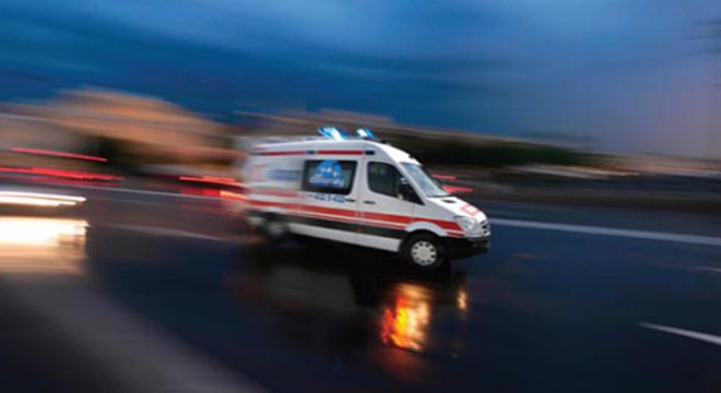 Serik'te ambulans ile otomobil çarpıştı