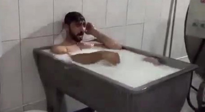 Süt kazanında banyo yapan işçiler: Şakalaşmak için yaptık