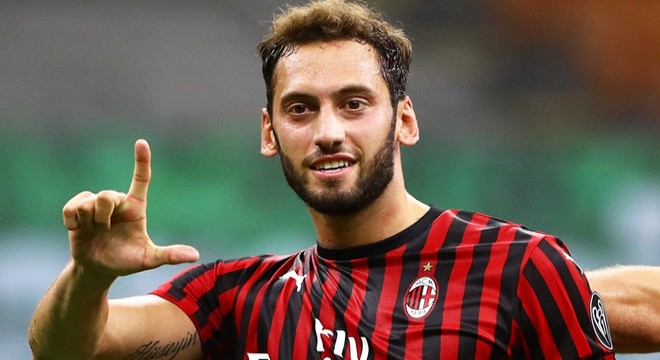 TFF'den Hakan Çalhanoğlu'na tebrik